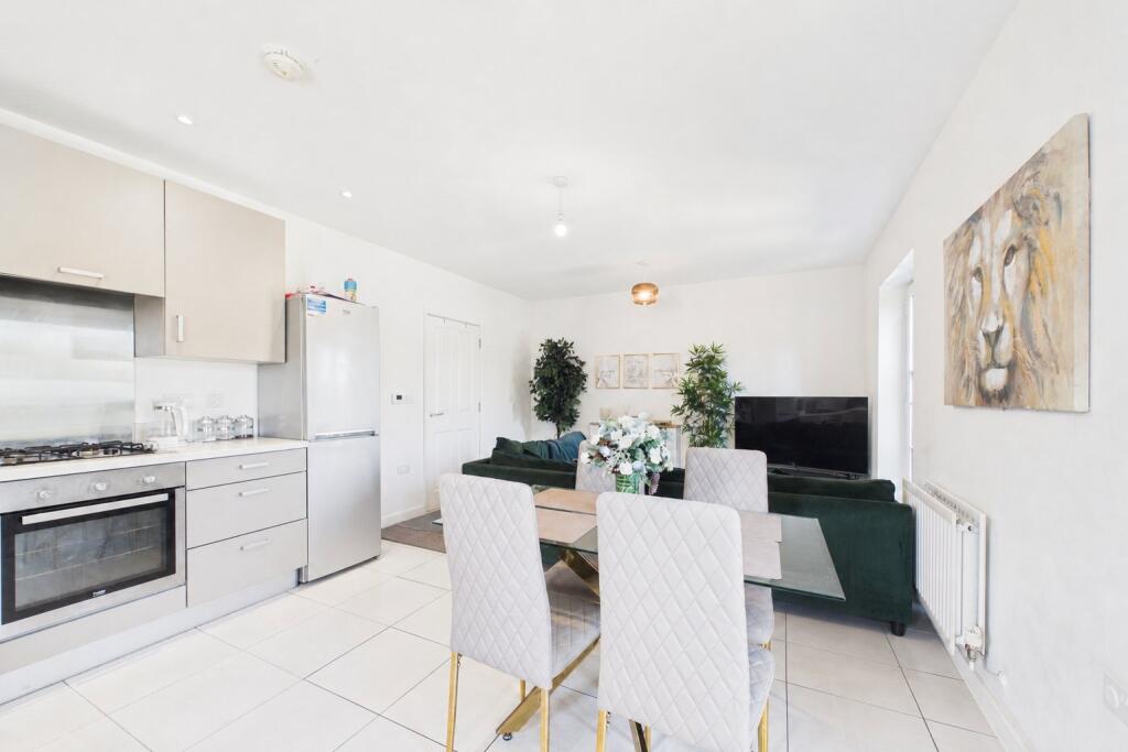 Ferard Corner, Warfield, Bracknell, RG42 - View 3