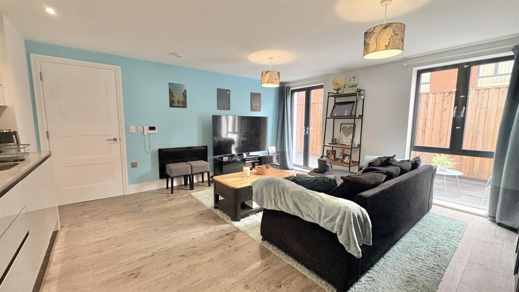 Apartment in Birmingham, Moseley - View 3