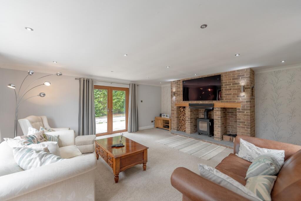 10, Saviles Close, Eaton Ford, St. Neots, Cambridgeshire, PE19 7GD photo 4