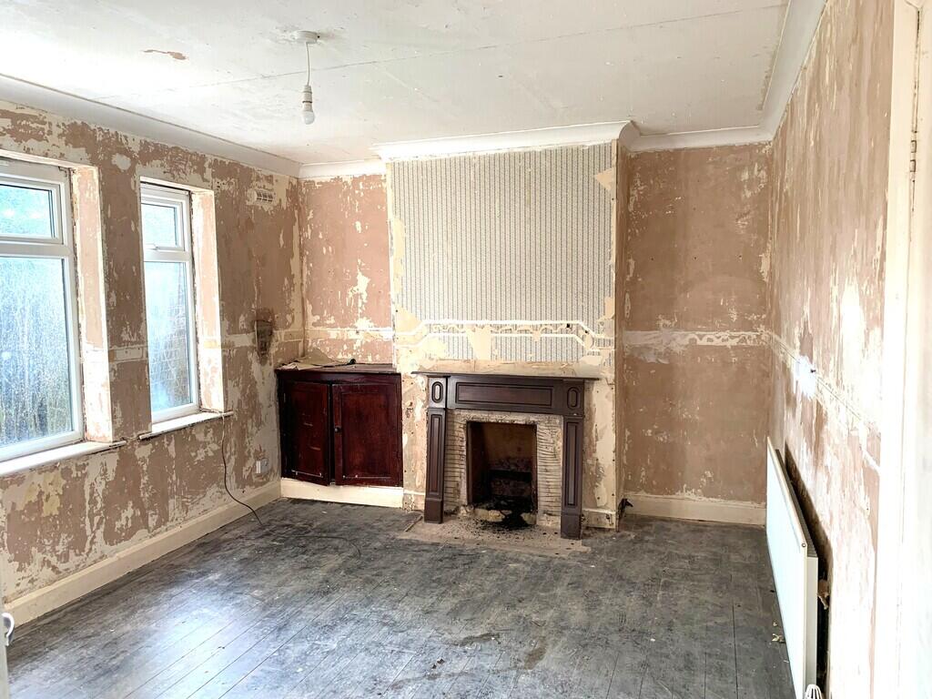 Ash Grove, Silverdale, Newcastle, ST5 6JX  photo 2