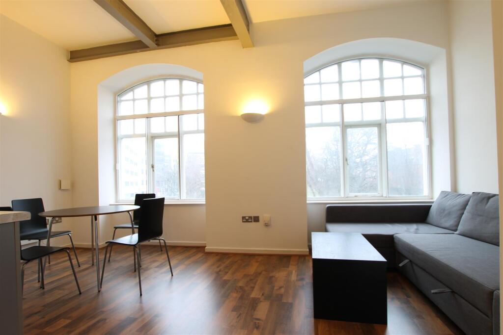 Apartment in Newcastle upon Tyne - View 2
