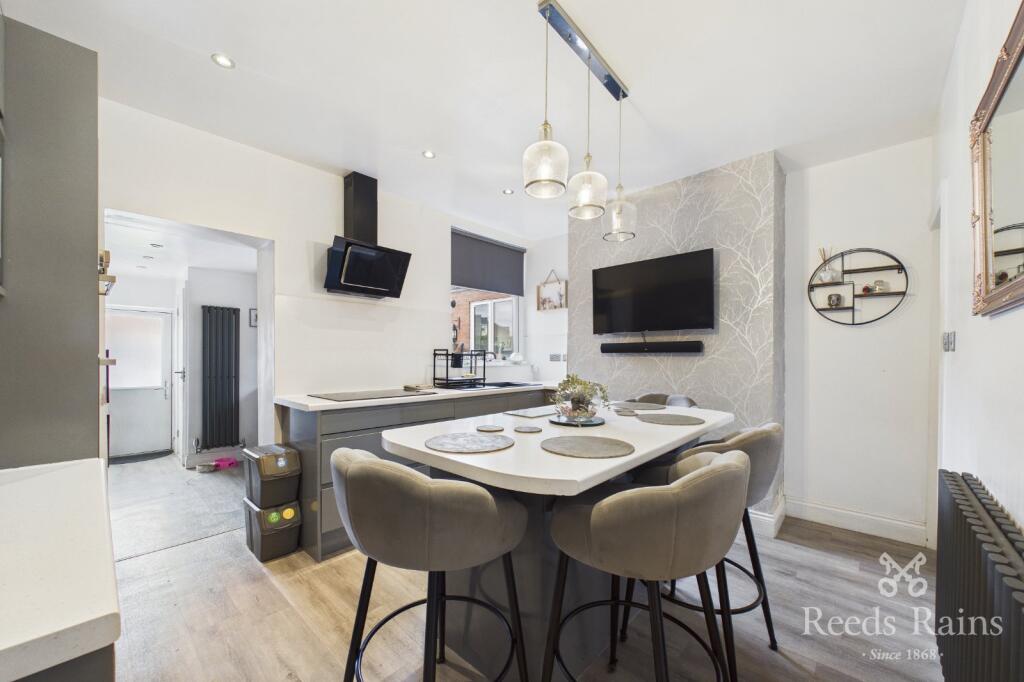 Lodge Lane, Dukinfield, Greater Manchester, SK16 photo 3