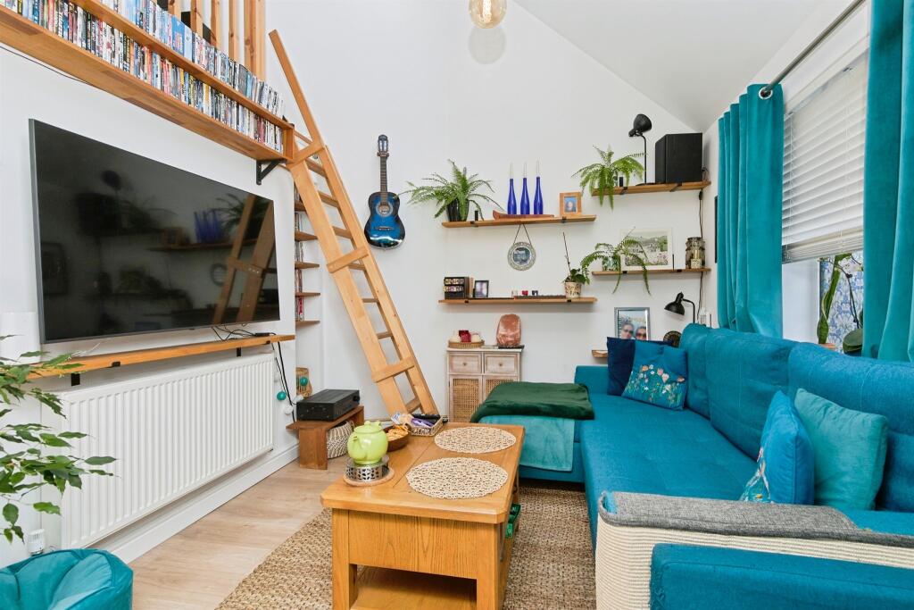 267 Dallow Street photo 4