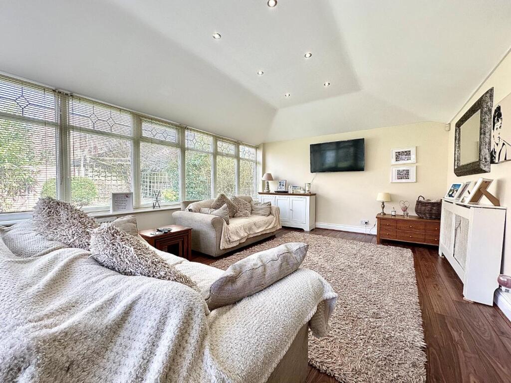 House in Upton, Swan Valley, Hunsbury Meadows - More