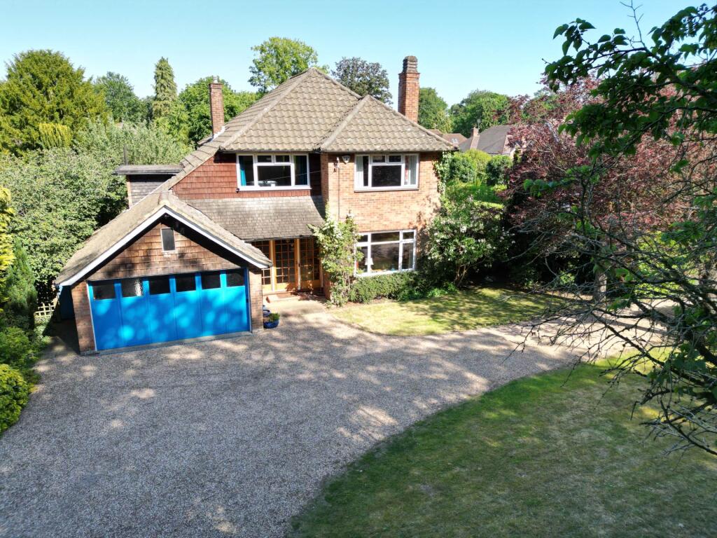 Main image of property: Clifton Road, Amersham