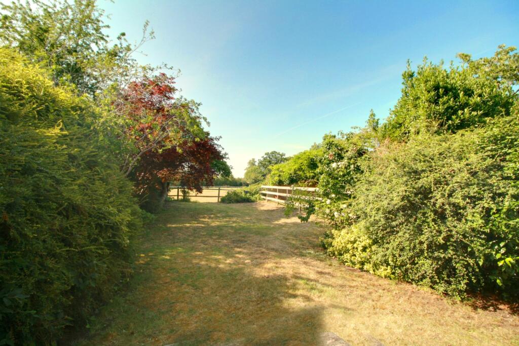 Trinity Close, Bromley, BR2 photo 2