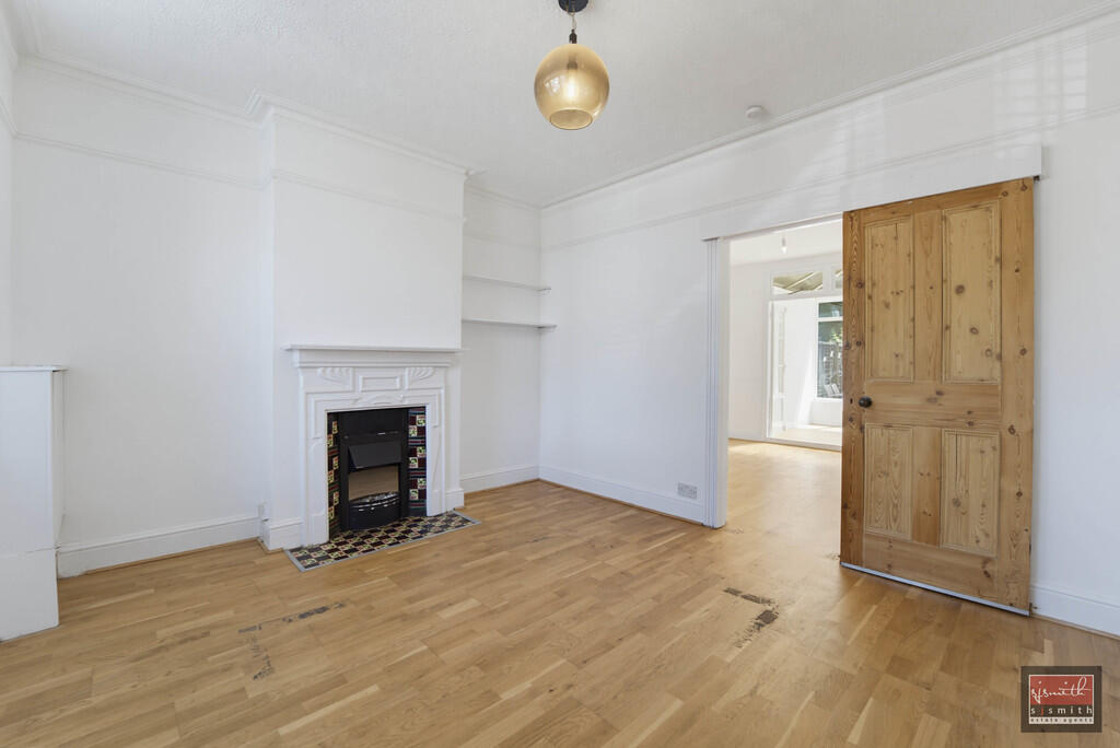 Ruskin Road, Staines-upon-Thames, Surrey TW18 photo 4