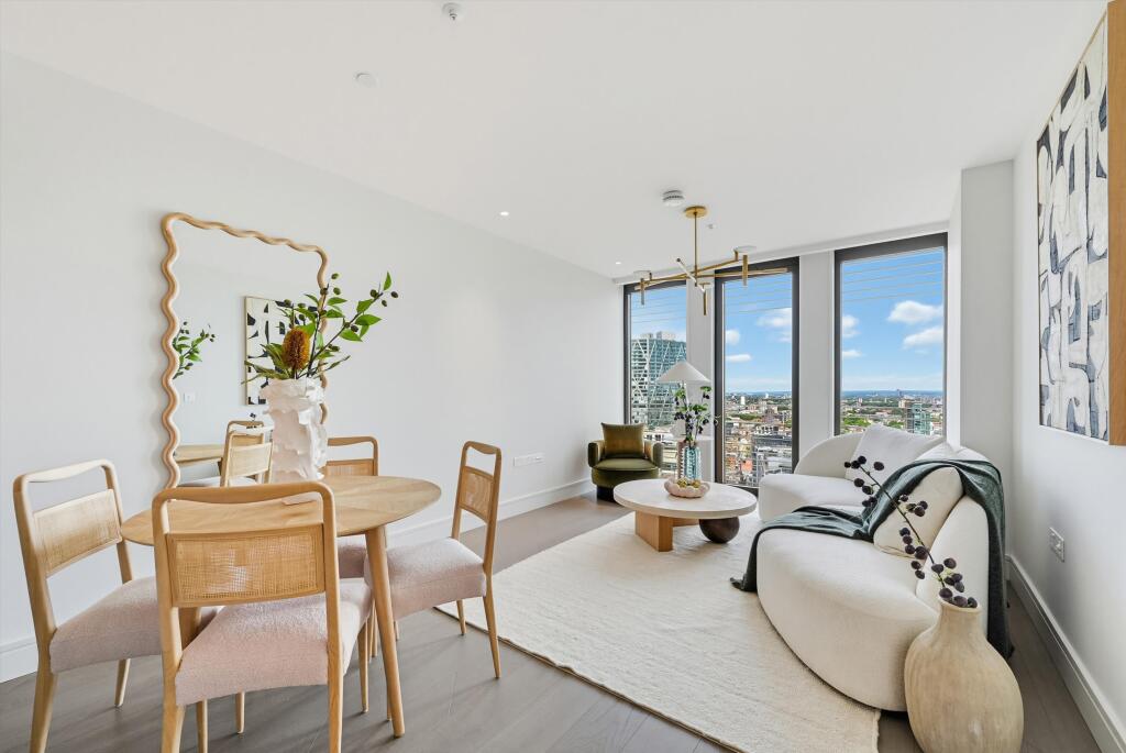 Main image of property: Houndsditch, London EC3A