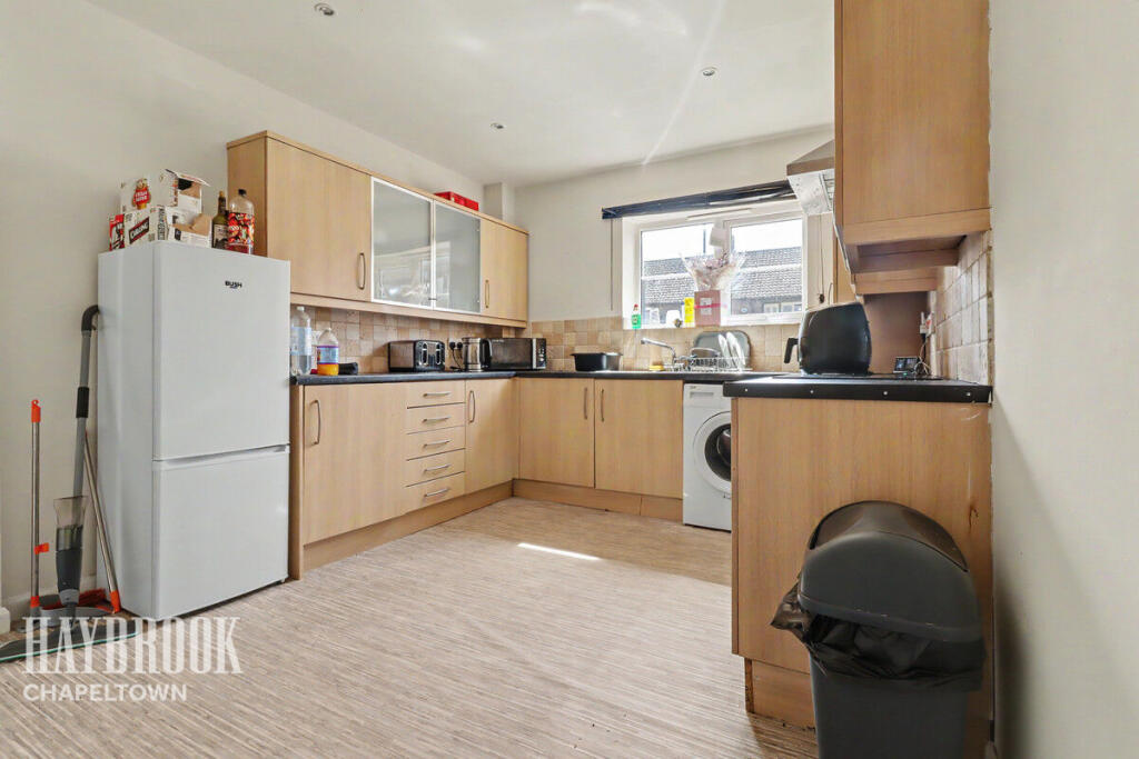 House in Sheffield, Charltonbrook, Ecclesfield - View 4