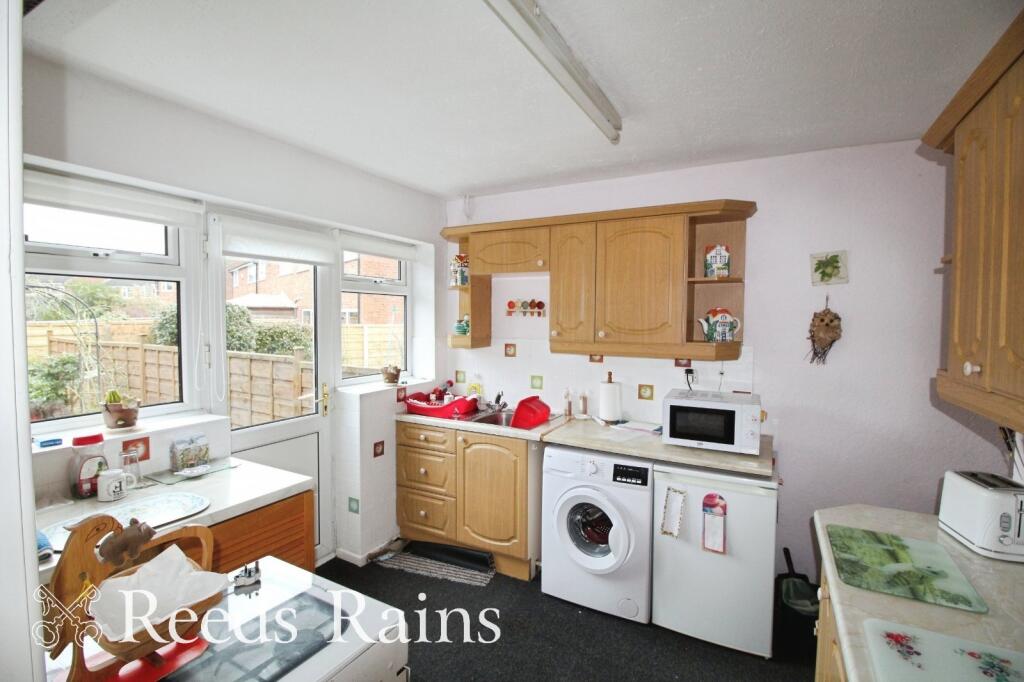 35, Rugby Drive, Macclesfield, Cheshire, SK10 photo 3