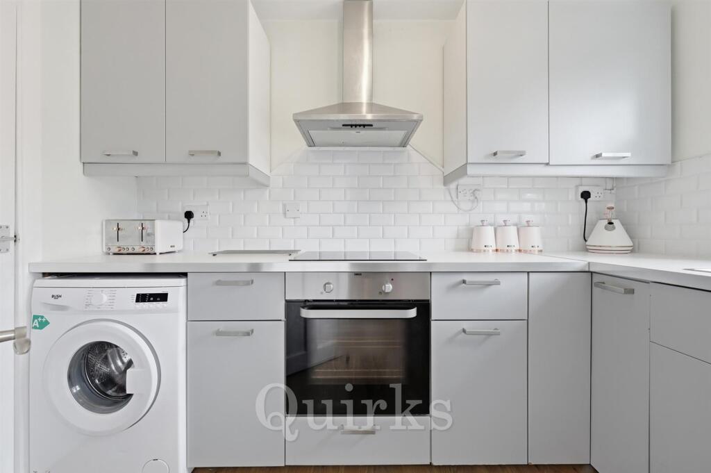 Apartment in Basildon, Queens Park, Billericay - View 4