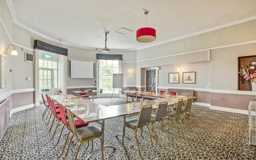 8690270-interior15.jpg