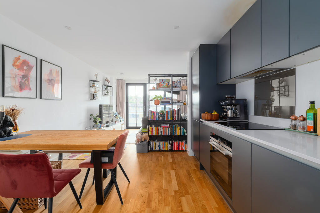 Apartment in London - View 3