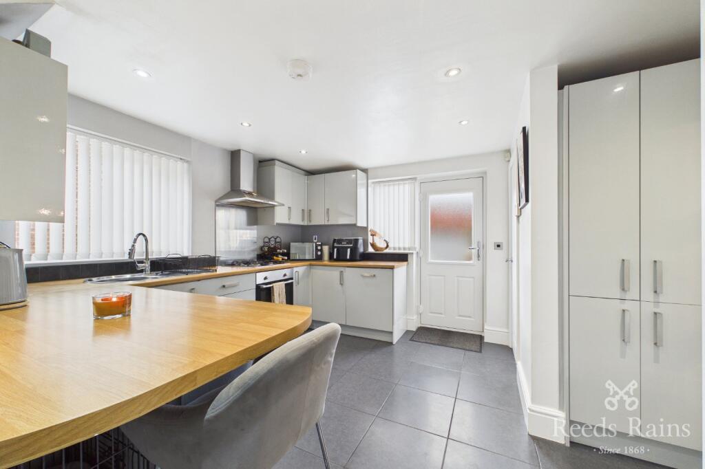 House in Rotherham, Dinnington St. John's - View 5