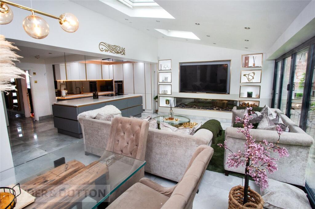 House in Manchester, Greater Manchester - View 5