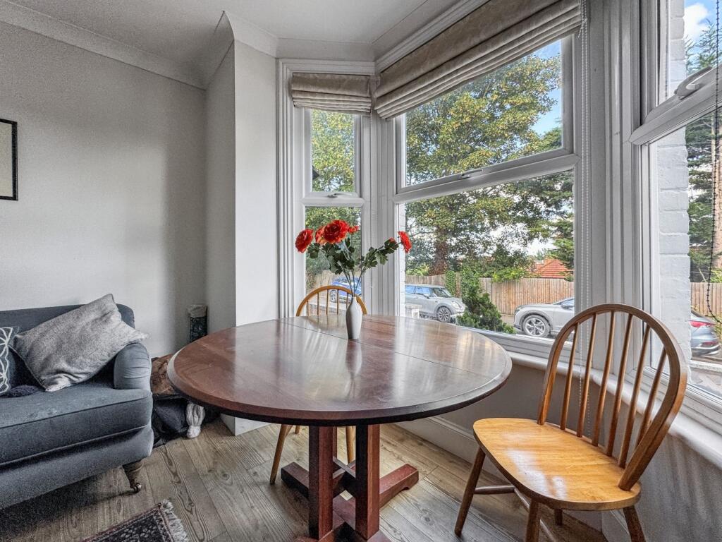 House in London, Broom Hill, Goddington - More