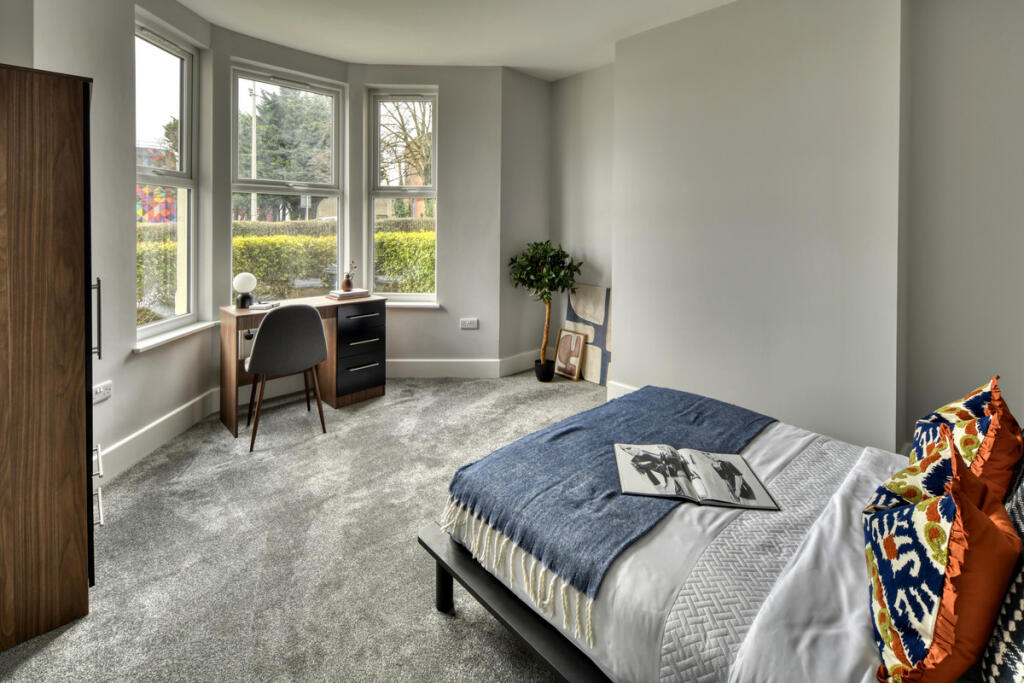 5 bedroom terraced house for rent