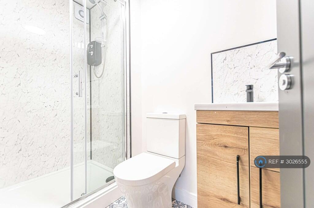 Apartment in Bolton - View 5