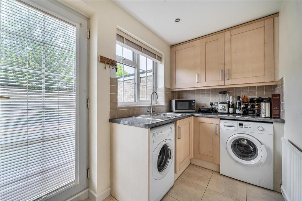 House in Milton Keynes, Bedford - More