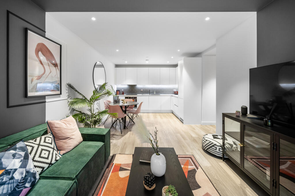 Apartment in Southall - View 4