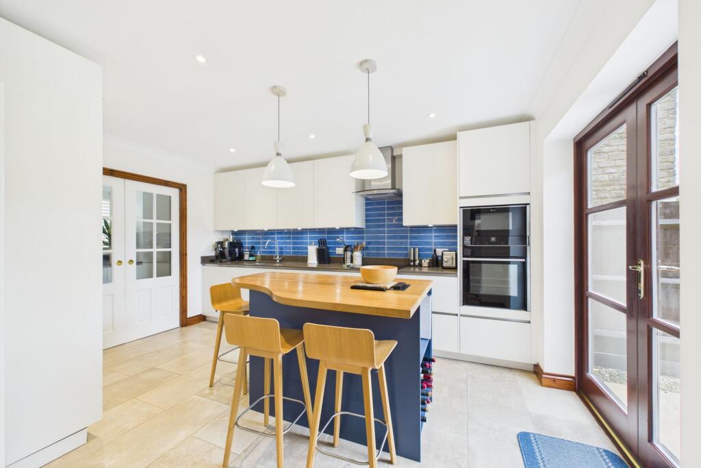 Spencer Close, Evenley, NN13 - View 3