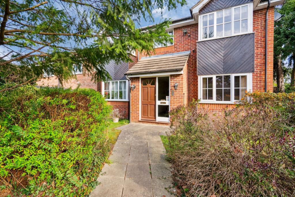 Main image of property: Old Fives Court, Burnham, SL1