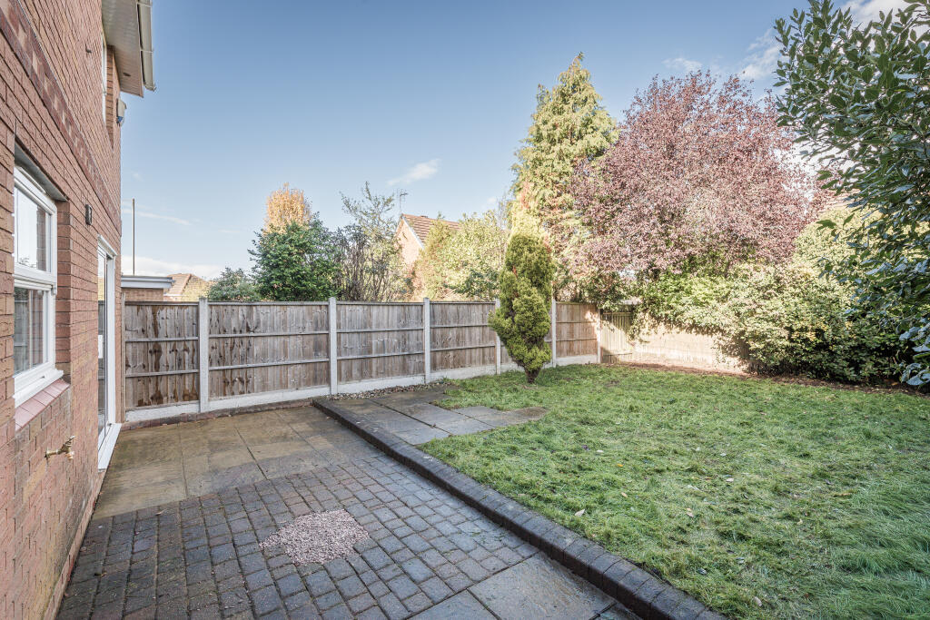 Waterlily Close, Hednesford, Cannock, Staffordshire photo 4