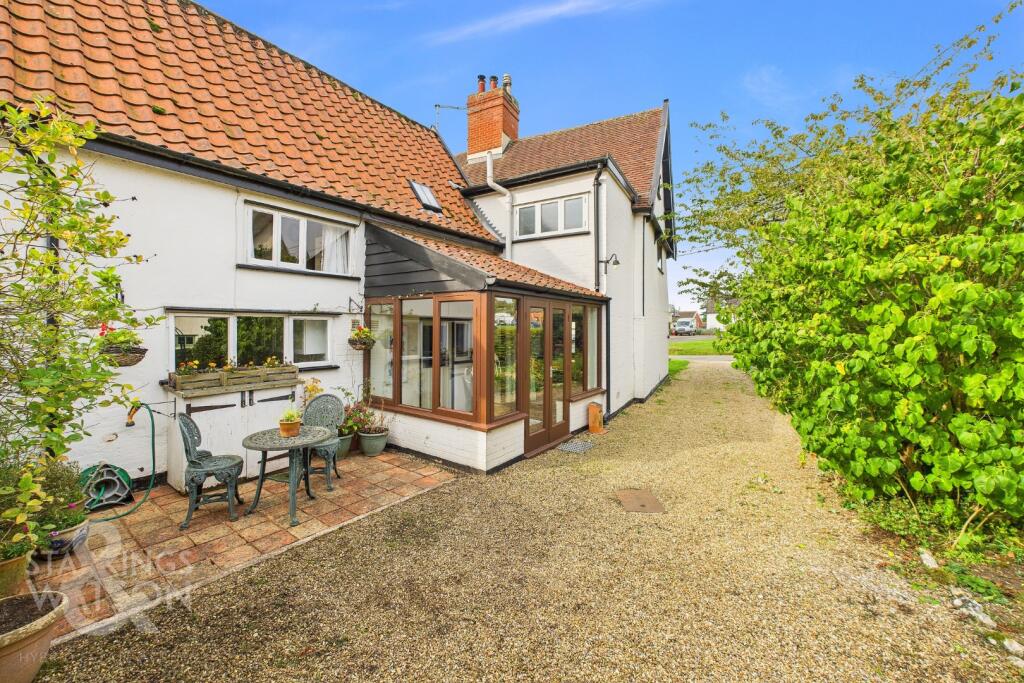 Little Drayton, The Green, Pulham Market, Diss, Norfolk IP21 4SU photo 3