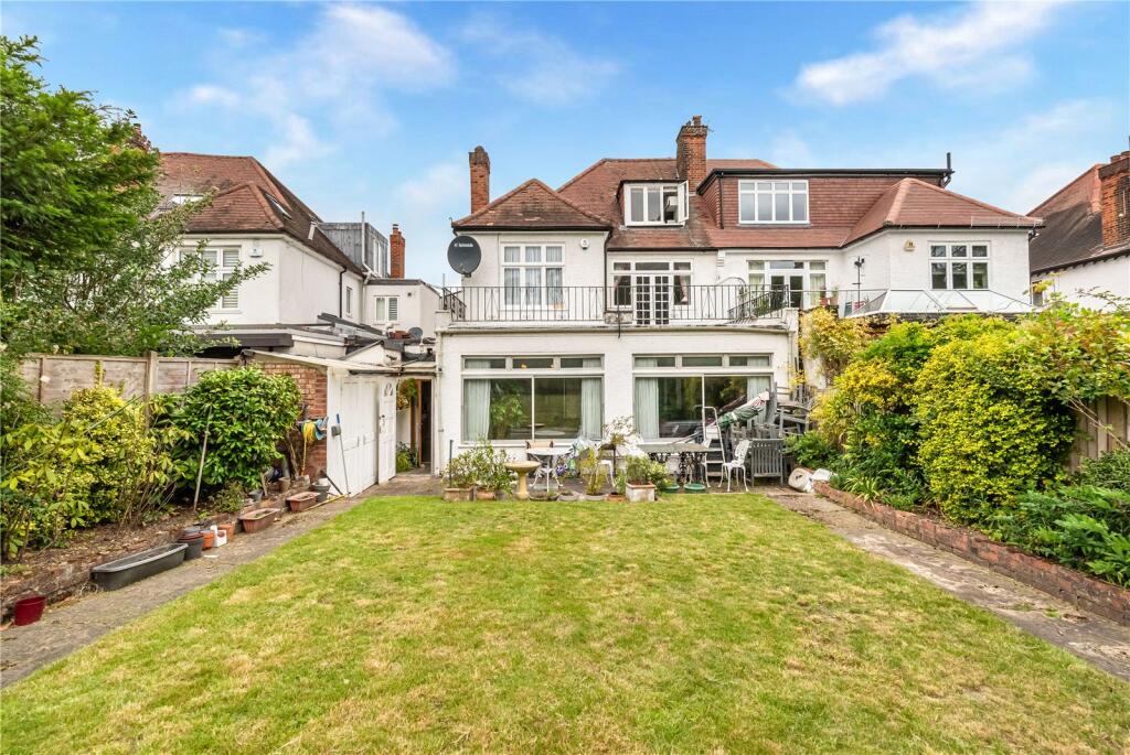 House in London - View 2