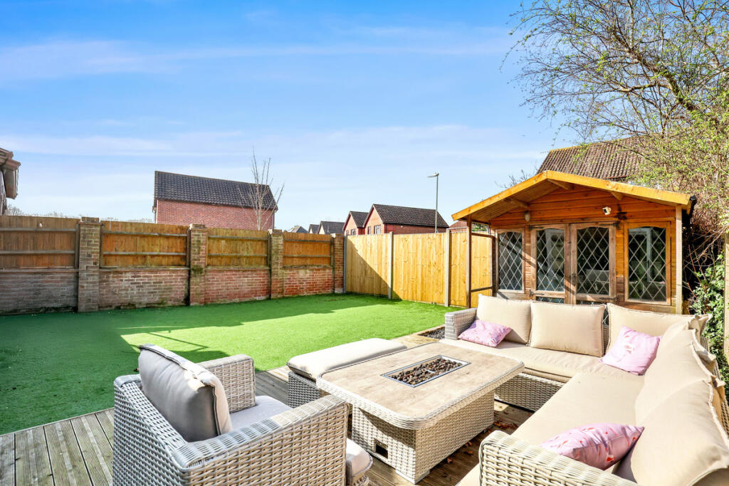 House in Fareham, Locks Heath - View 2
