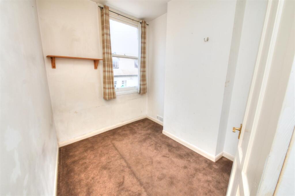 Apartment in Ipswich, Stoke - View 5