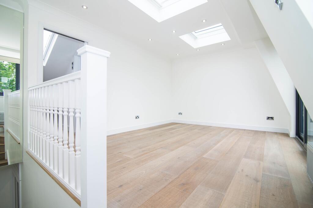 Apartment in London - View 5
