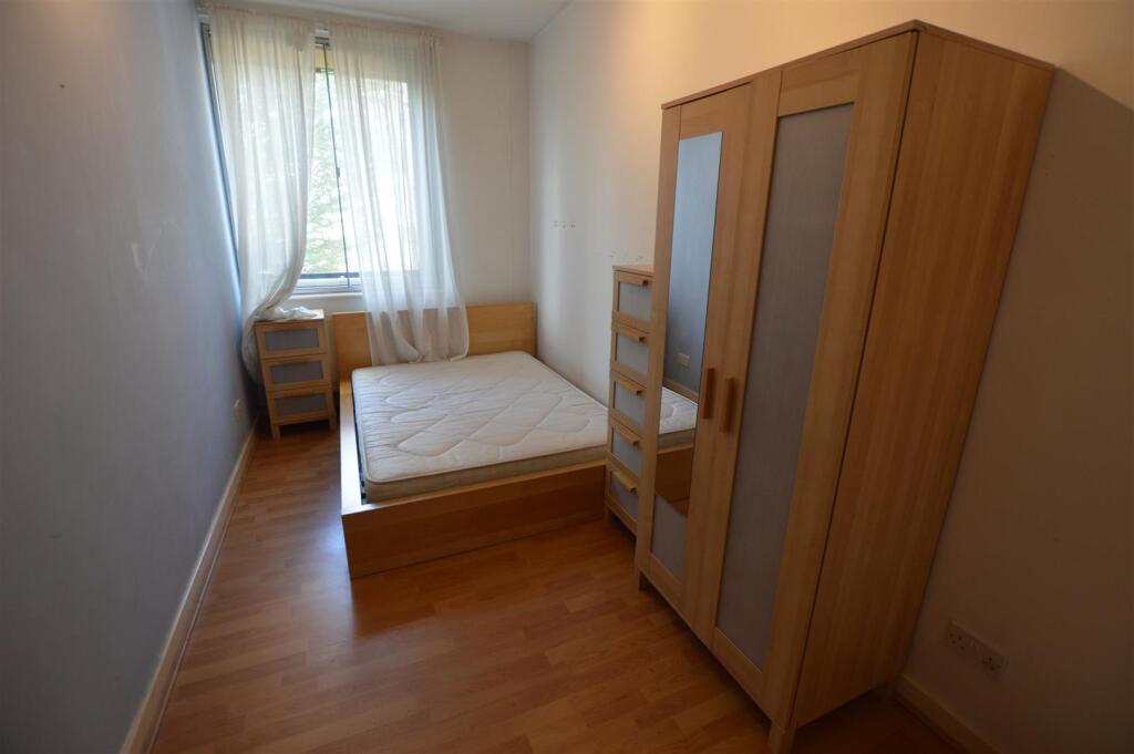 Apartment in Manchester, City Centre - View 5