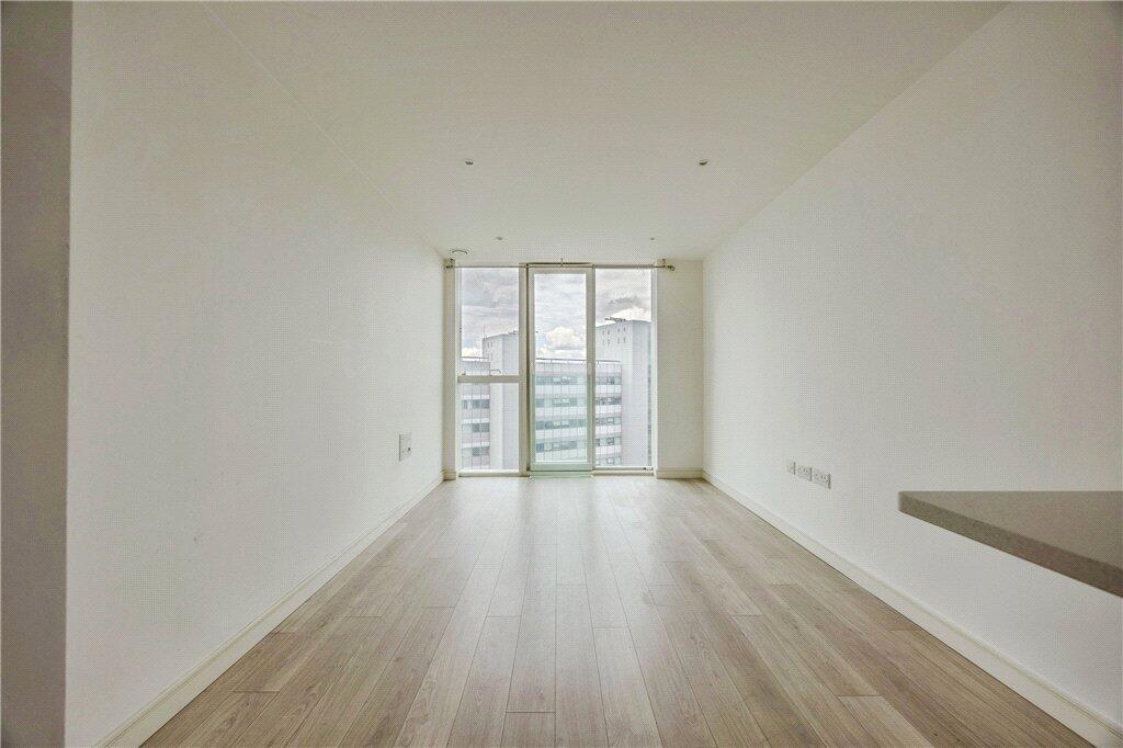 Apartment in Croydon - More