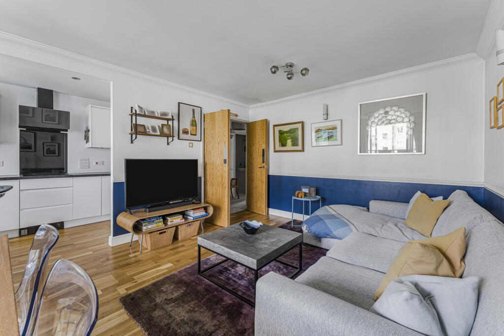 Apartment in London - More