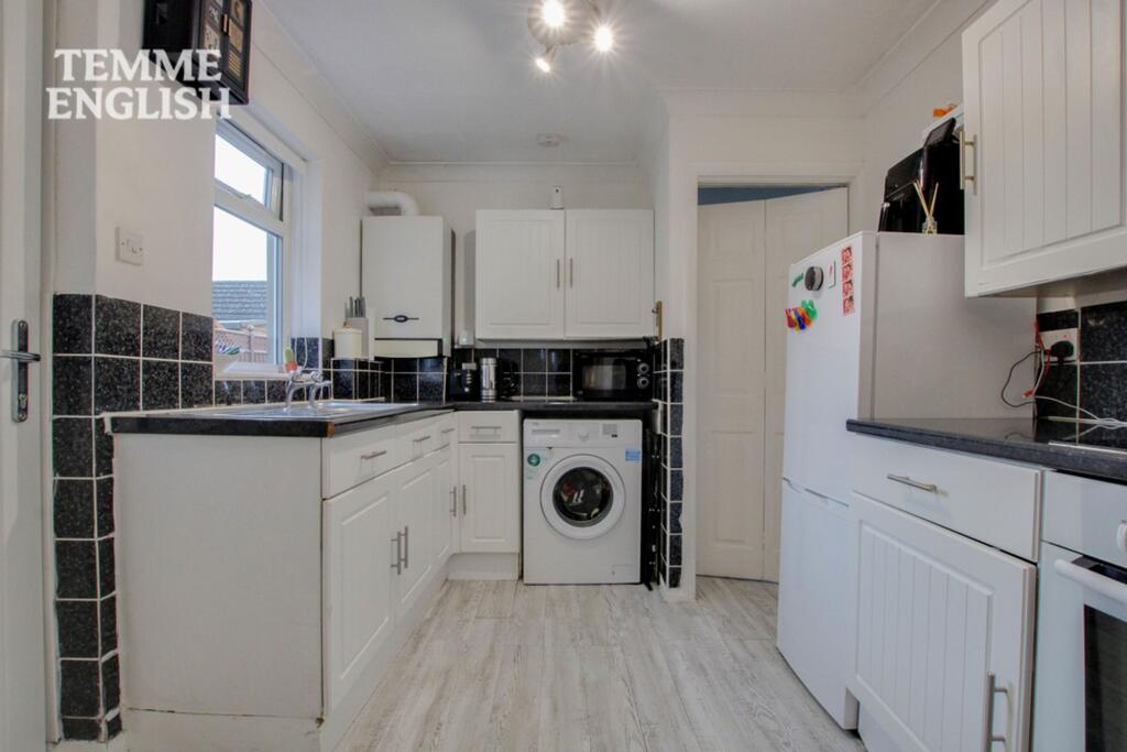Apartment in Southend-on-Sea - View 4
