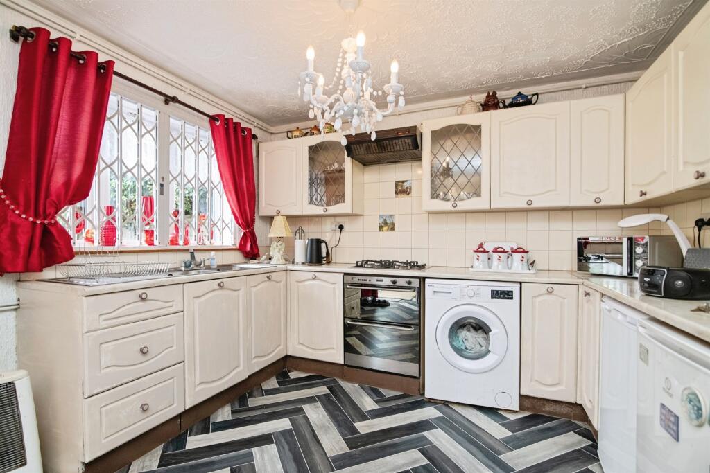 House in Sandwell, West Midlands - View 2