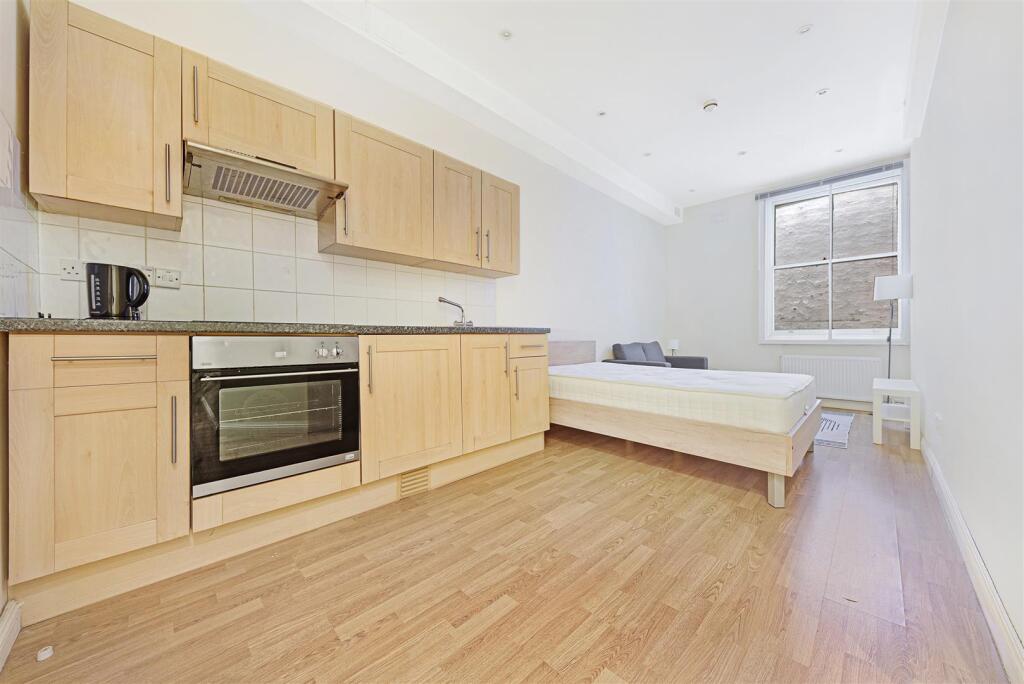 Studio flat for rent