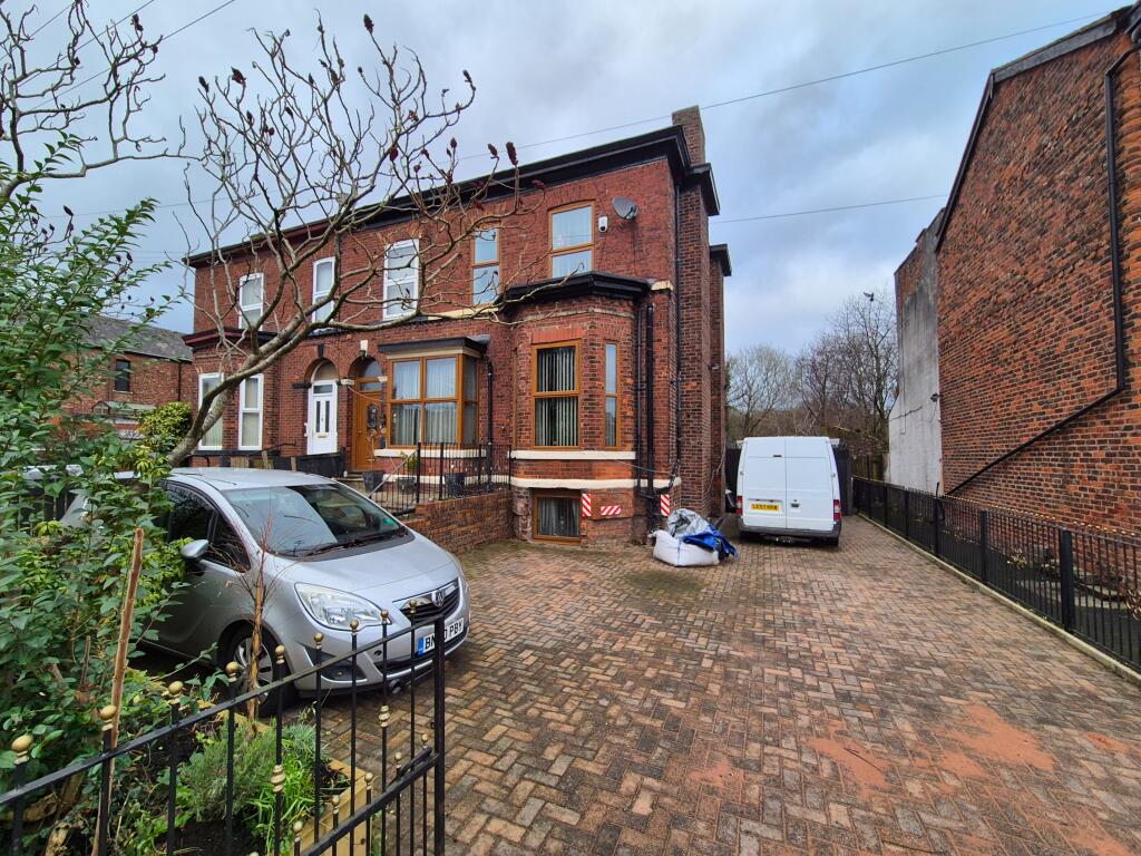 Main image of property: Oak Bank Avenue, Blackley, Manchester, M9