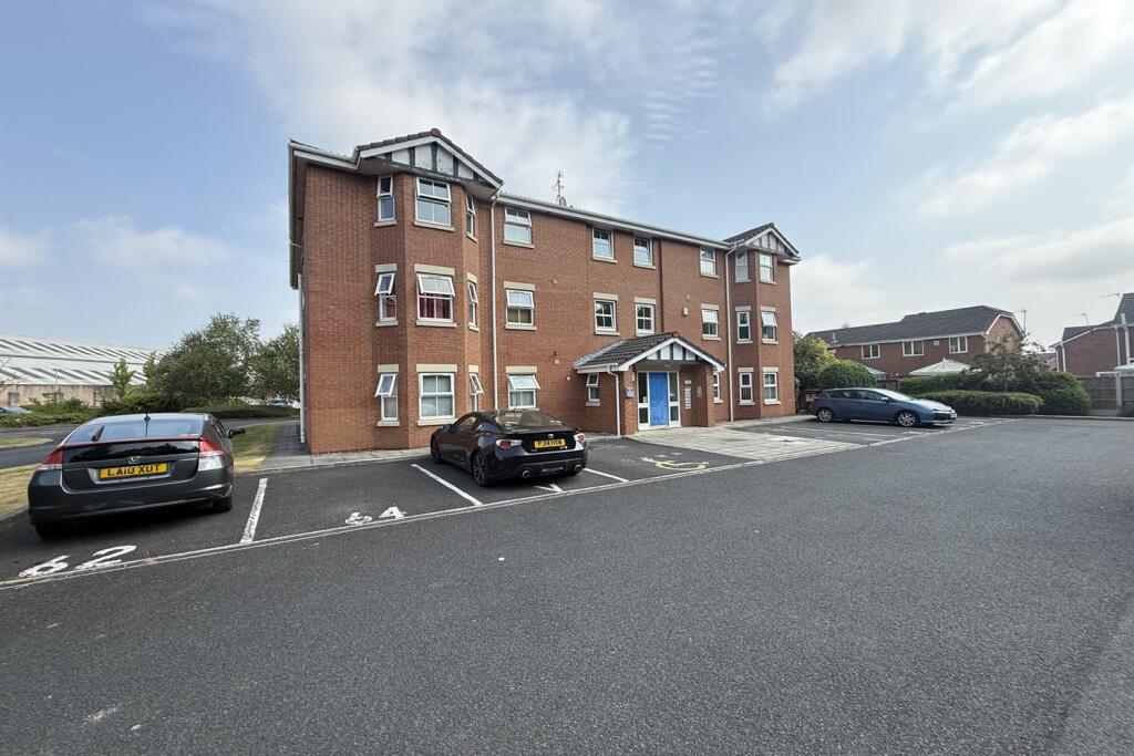 Main image of property: Finsbury Close, Great Sankey, Warrington, WA5 1QT