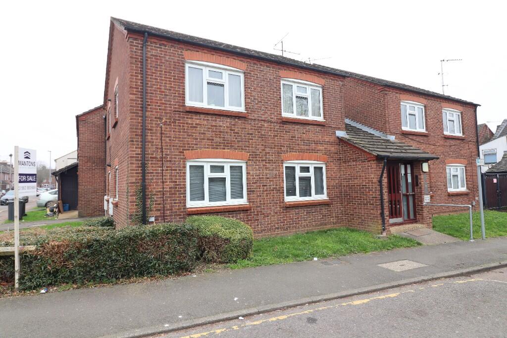Cobden Street, Luton, Bedfordshire, LU2 0NG, Bedfordshire