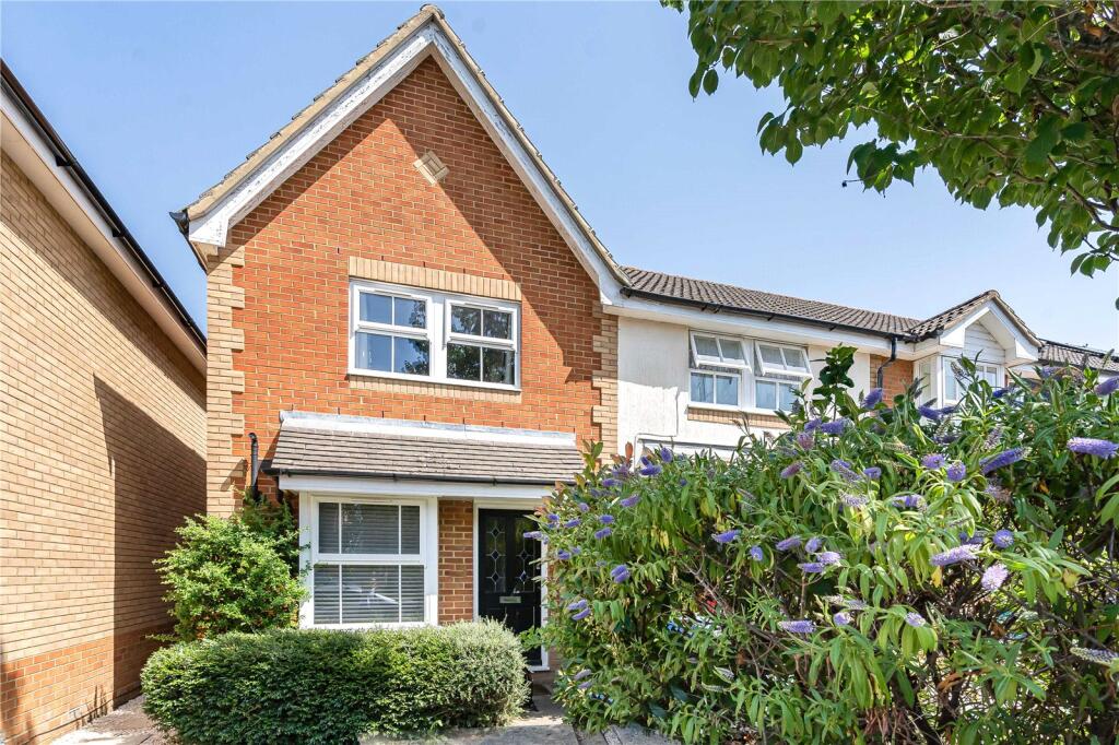Main image of property: Prestwich Place, Botley, OX2