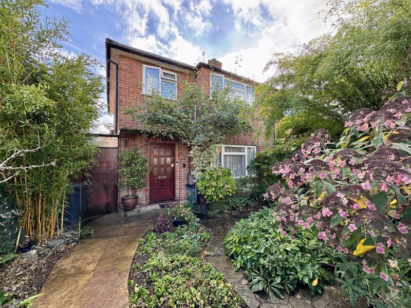 3-bed semi-detached on Clapton Approach, Complete Upper Chain, £500,000