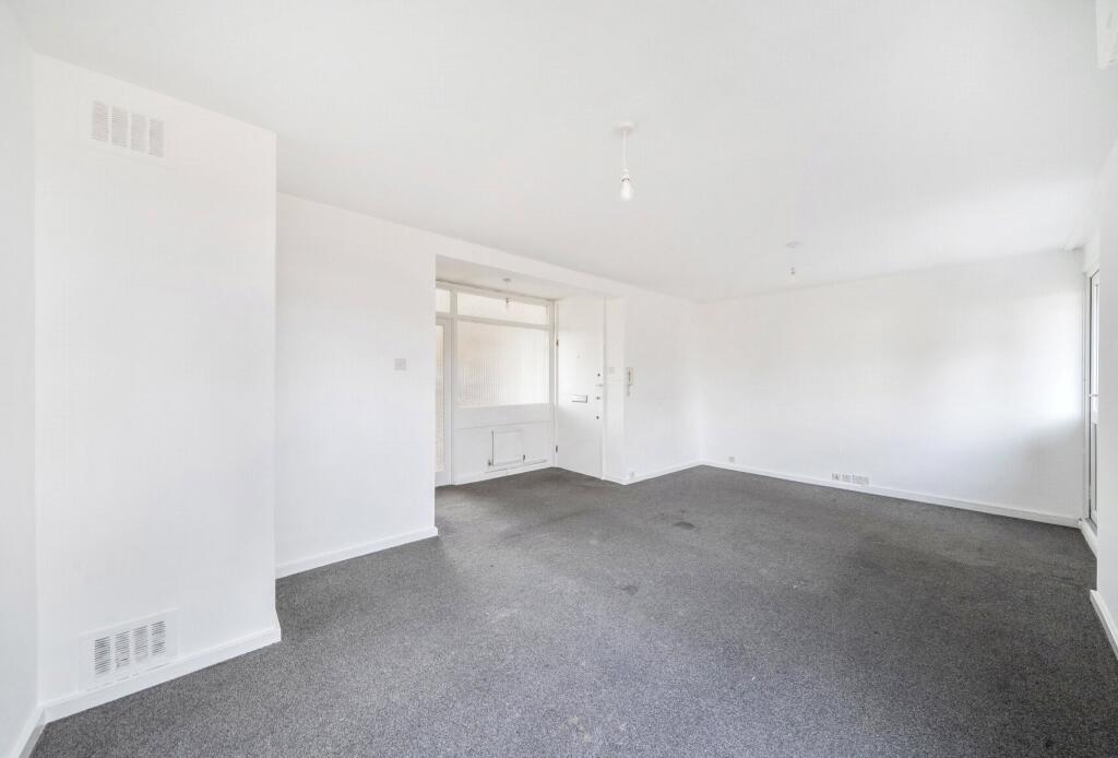 Apartment in Sutton - View 3
