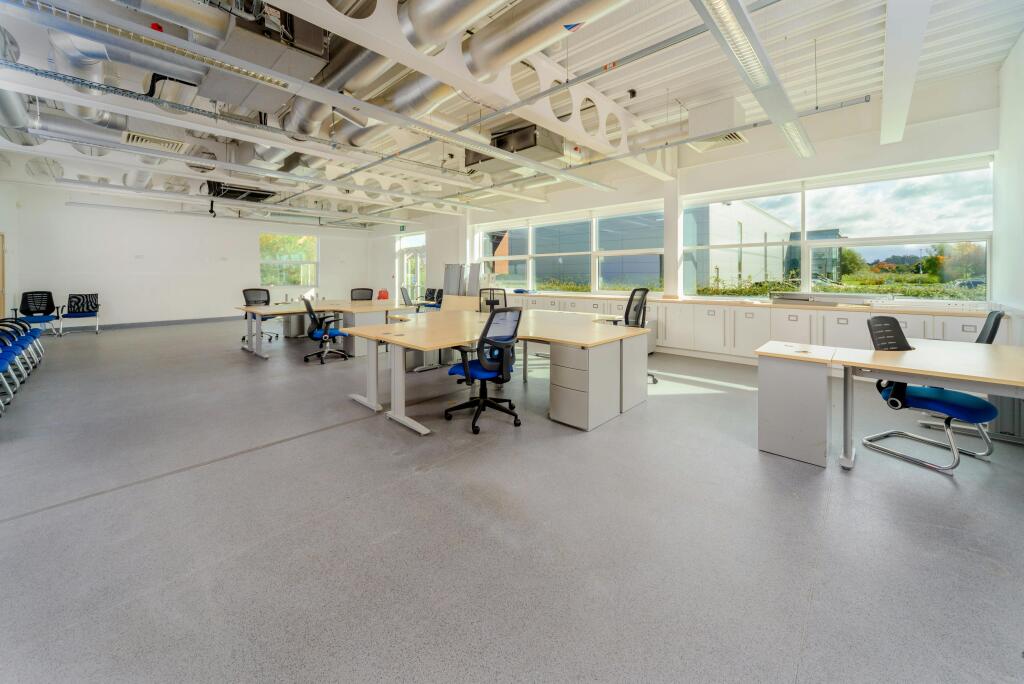 Leadec Warwick28Editresized.jpg