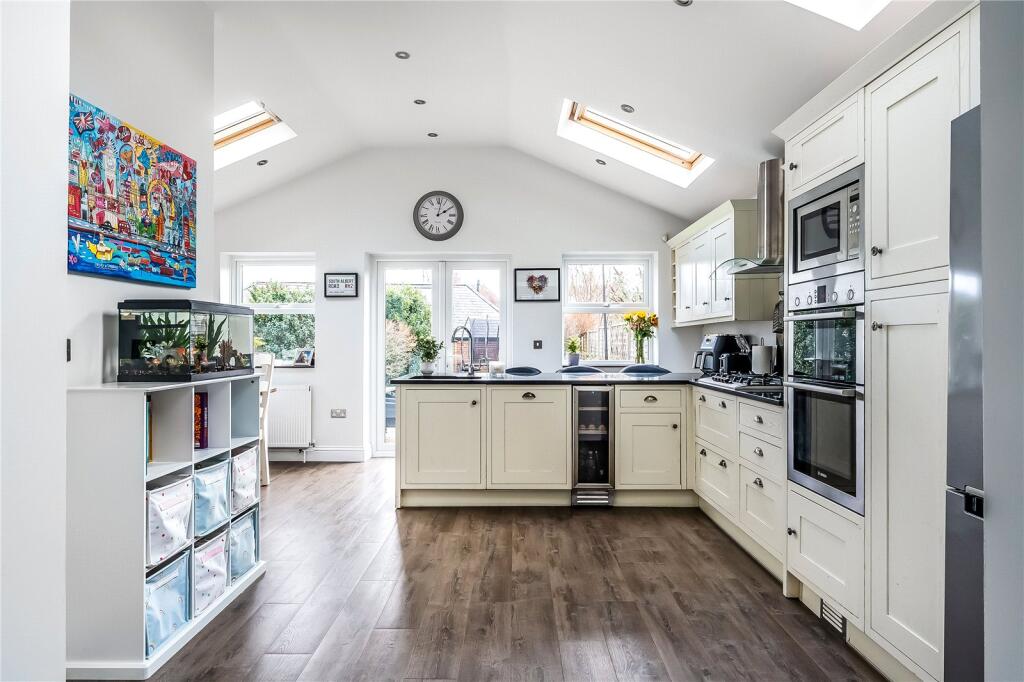 House in Reigate, South Park - View 5