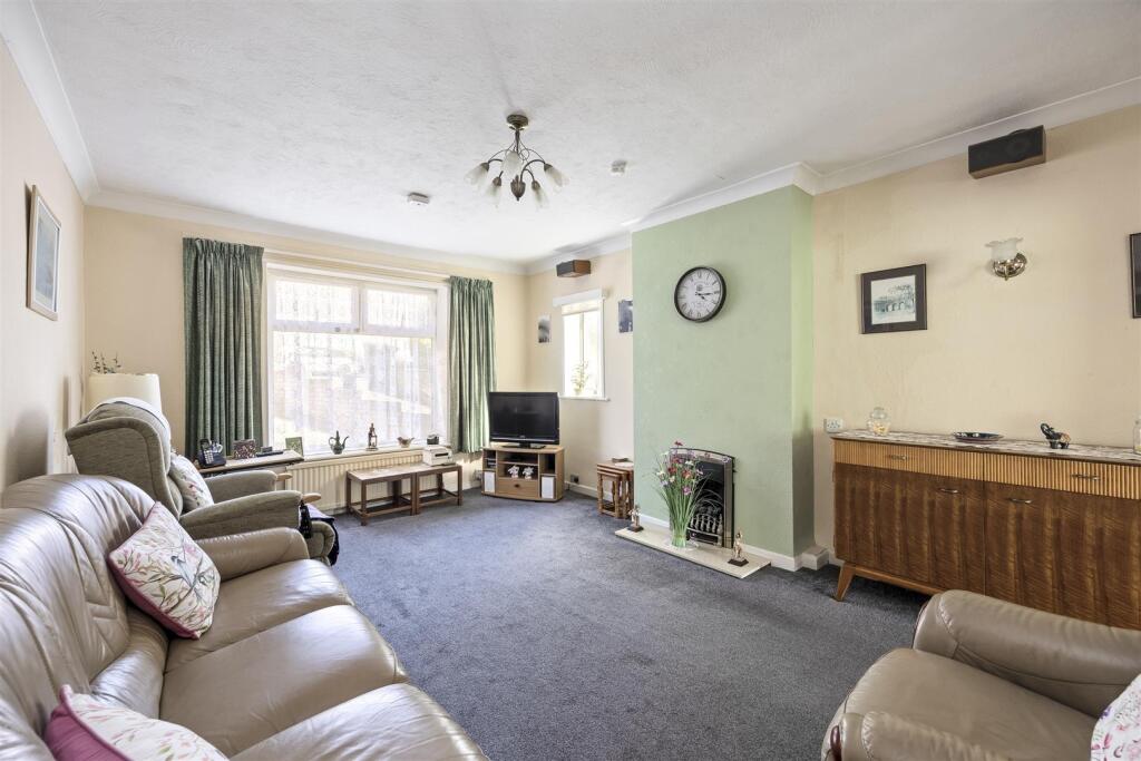 House in Brighton, Patcham, Hollingbury - More