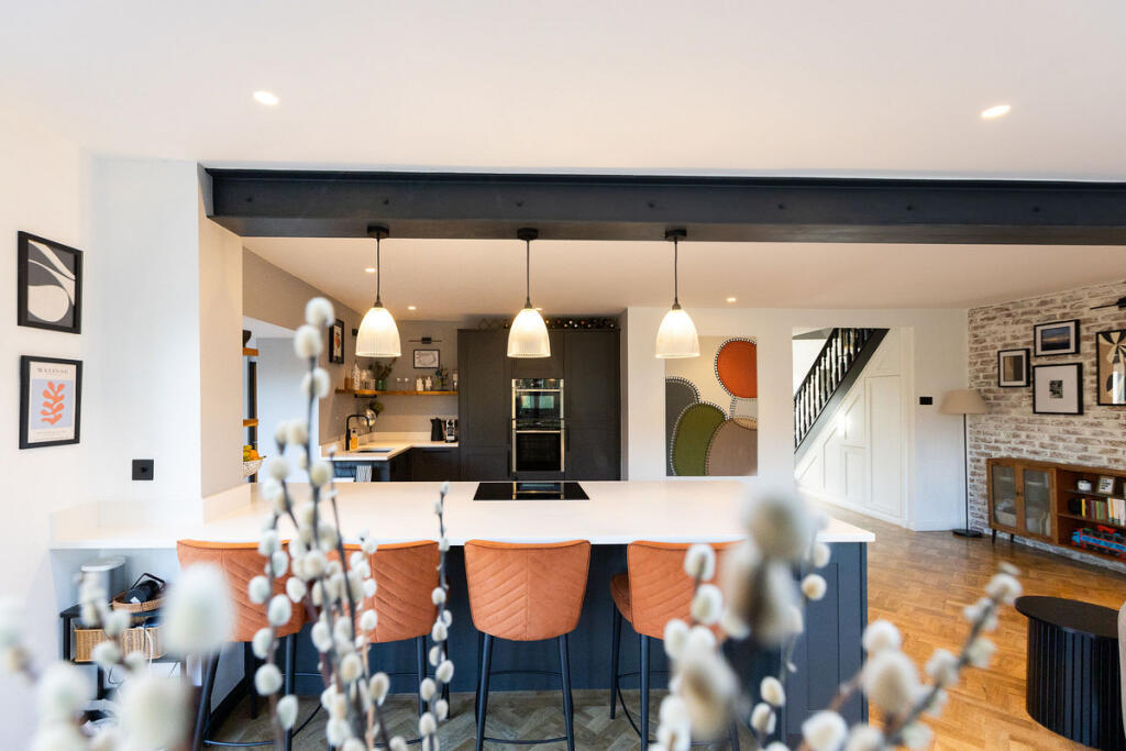 Thornton Crescent, Gayton, CH60 3 photo 3