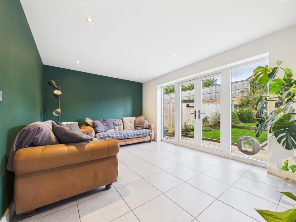 House in Wakefield - View 5