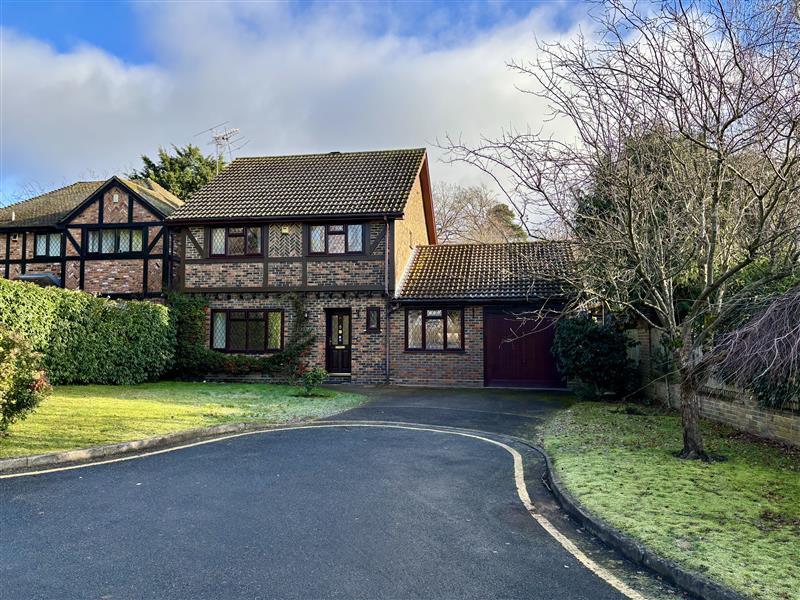 Main image of property: Lyndhurst Close, Bracknell, Berkshire, RG12